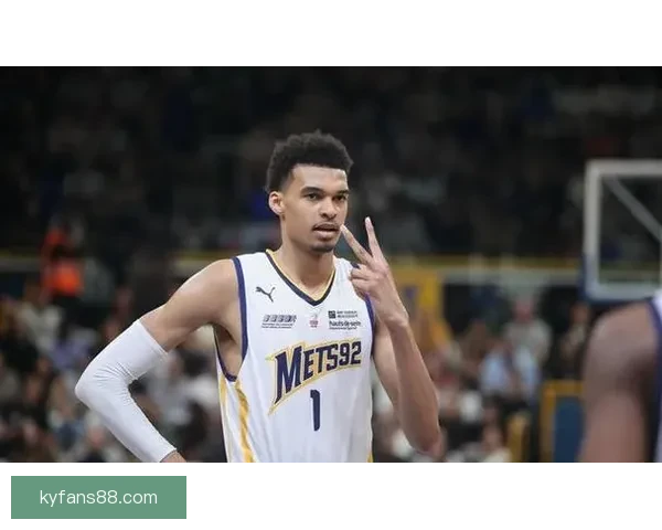 文班亚马统治攻防砍下26分14篮板马刺三人20加狂胜热火迎来六连胜